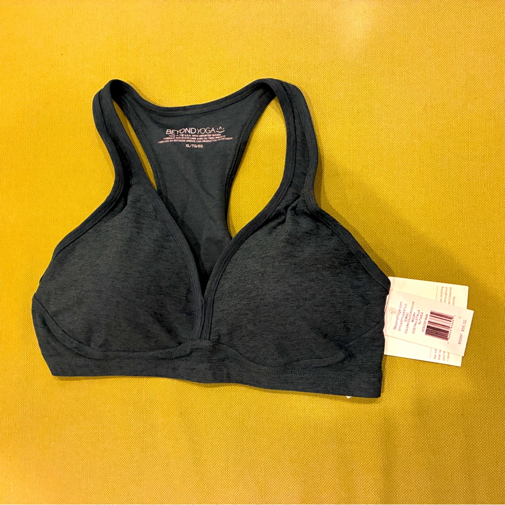 *NWT* Beyond Yoga sports bra forest green Size XL